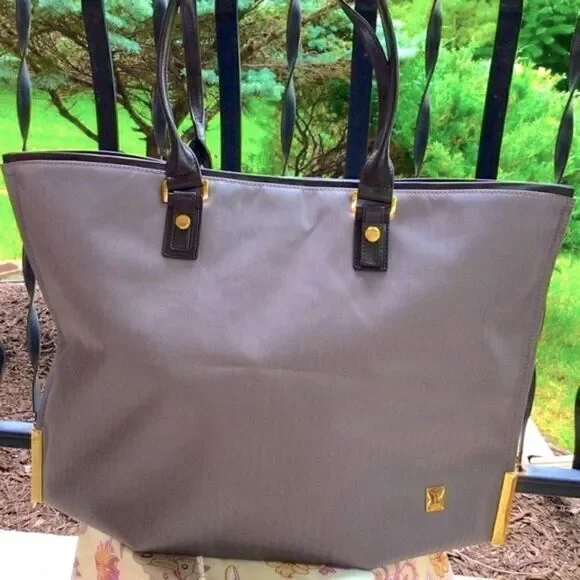 MOSHI ARIA SLIM LIGHTWEIGHT TOTE NWT